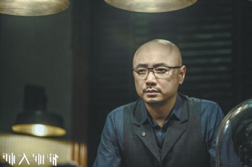 头发稀疏且发质软怎样打理才好看,头发稀疏发质软怎么治