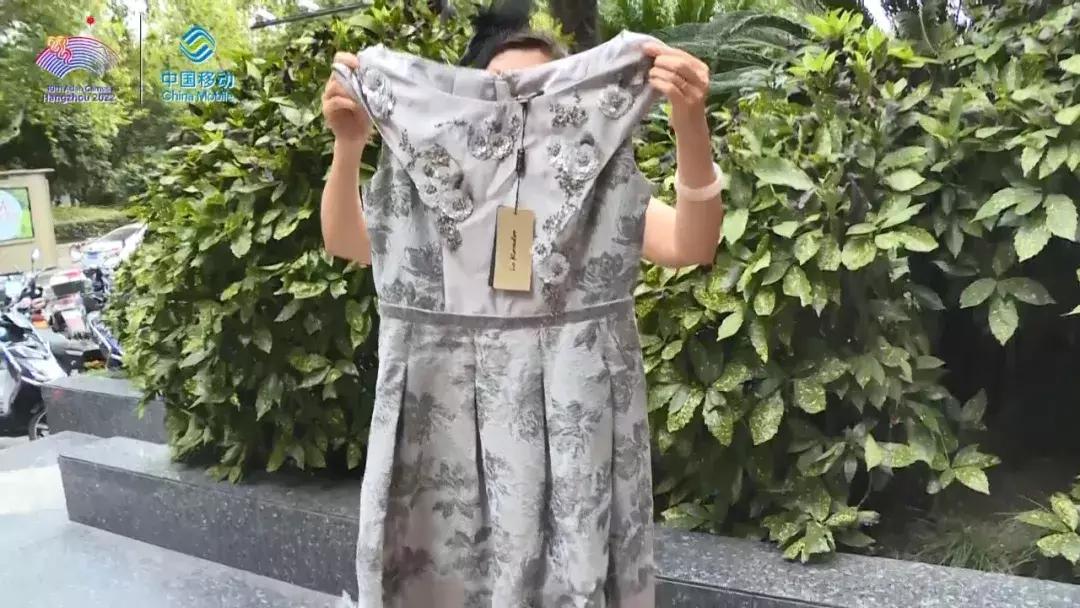 一万多的裙子竟是一次性的,1万多裙子