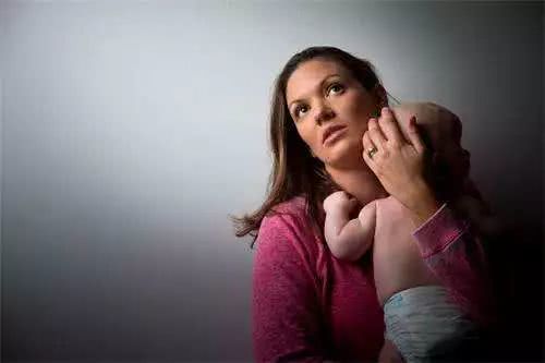 又一宝妈跳楼自杀！这封来自产后抑郁宝妈的一封信，句句心酸