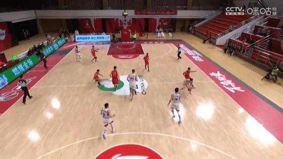 单打外援，读秒致命抢断！深圳“一”控怒吼庆祝