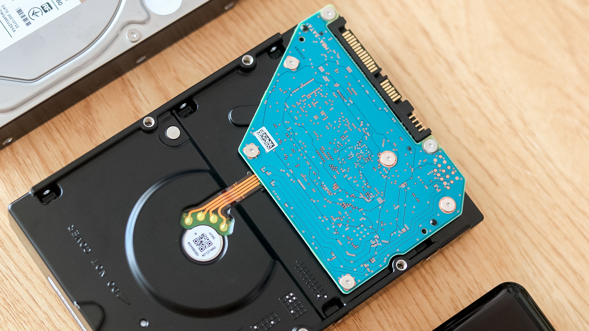 东芝硬盘n300,nas硬盘东芝n300和希捷酷狼