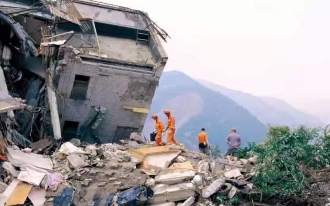 汶川地震中活下来的可乐男孩,汶川地震幸存假肢男孩
