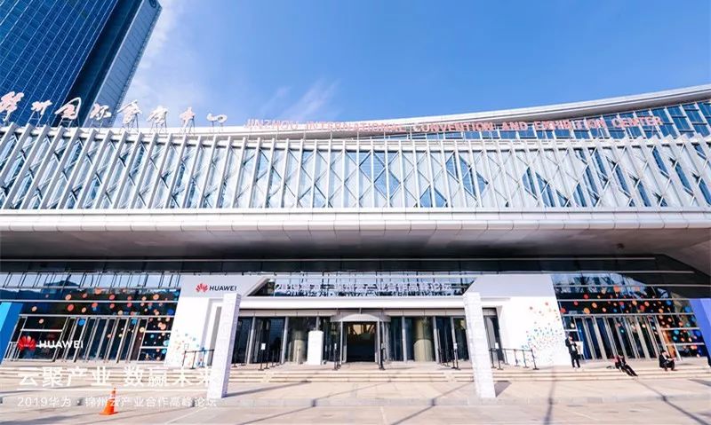 搭台的和唱戏的哪个重要,搭台唱戏配戏