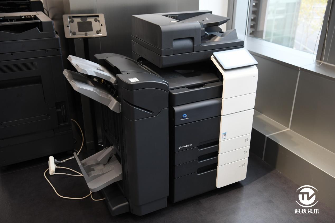 柯尼卡美能达印刷系统开箱,柯尼卡美能达彩印自动装订机