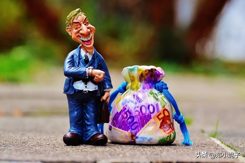 年轻人如何做到最省钱的方式,一个月怎么做到最省钱