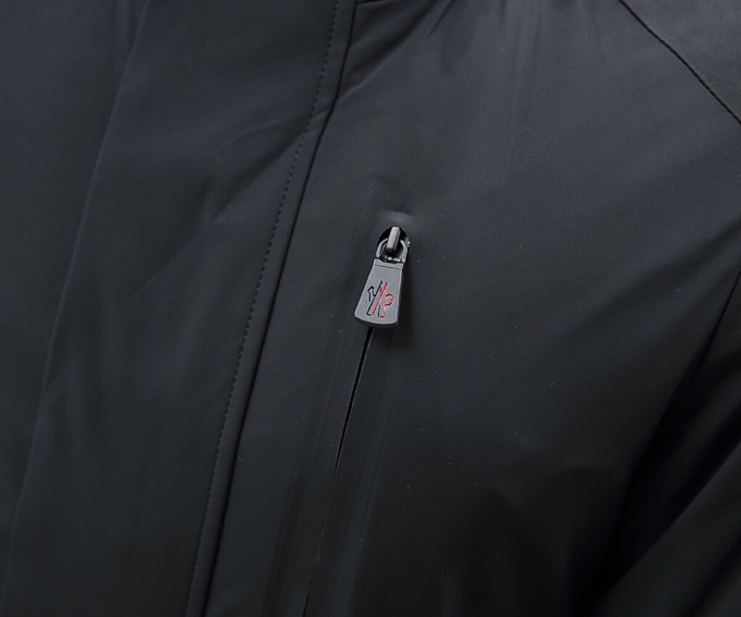 蒙口限量版绿羽绒服,蒙口羽绒服长款黑金配色