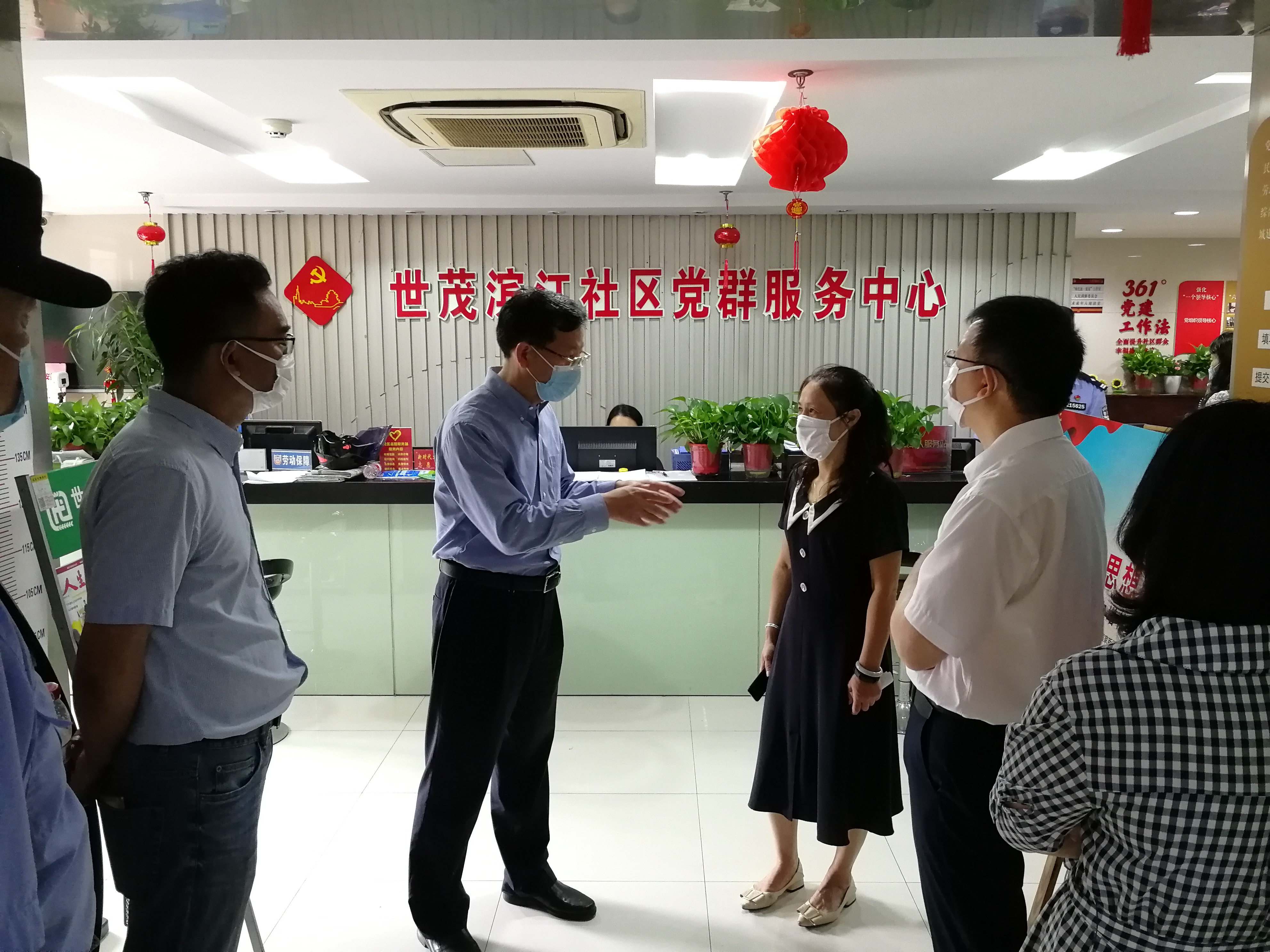 区街新闻｜70多幅照片记录世茂滨江社区辖内志愿者，南京感谢你们