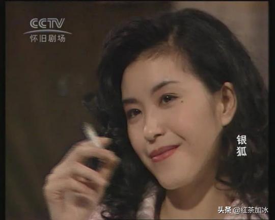 混黑帮、被咒克夫、承认当小三？“江湖女人”伍姑娘的彪悍人生