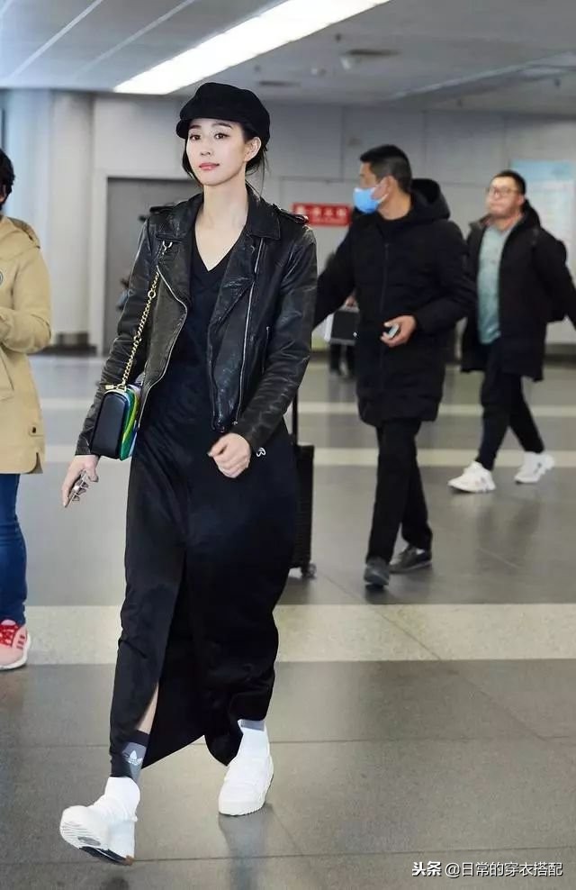 来看机场女王杨幂穿搭,杨幂穿搭机场秀