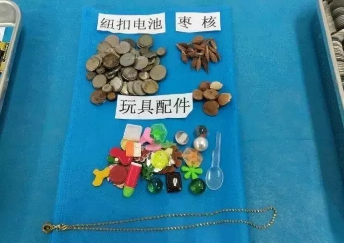 七岁小孩耳朵前面长小米粒,7岁小孩耳朵里有虫