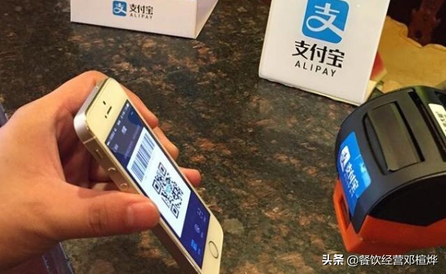 靠这六点，10平米水吧年赚50万