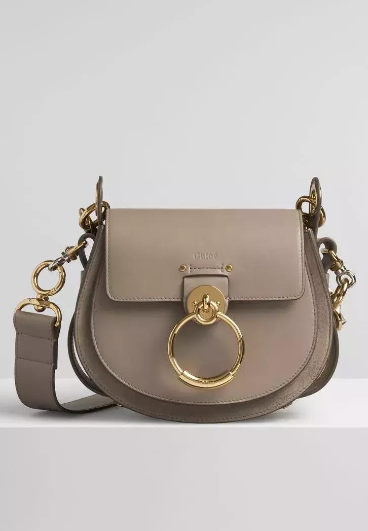 刘雯今年最流行的包,刘雯同款包时尚潮流大牌大容量