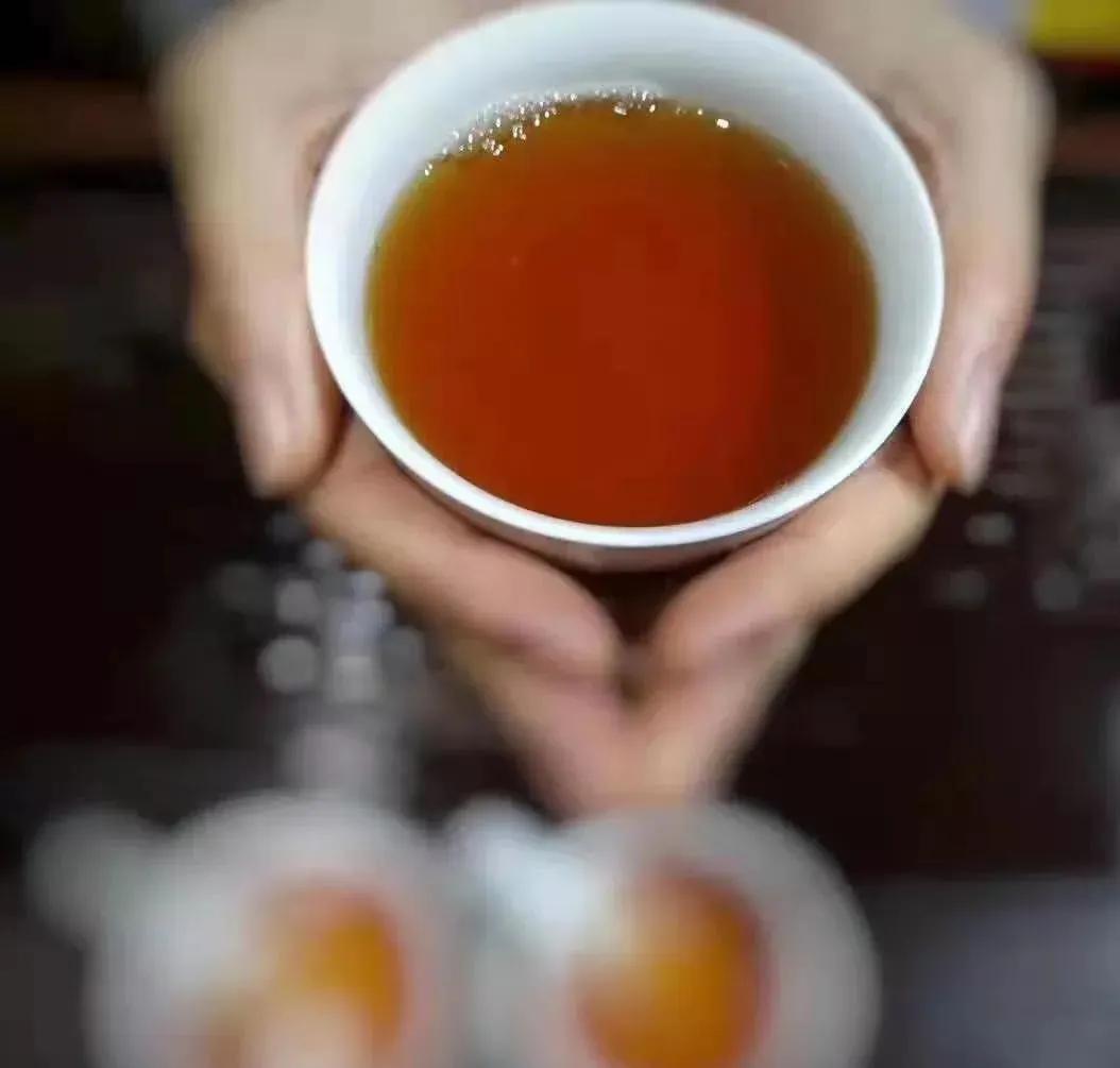 武夷岩茶为什么要盖碗,岩茶为什么隔年喝