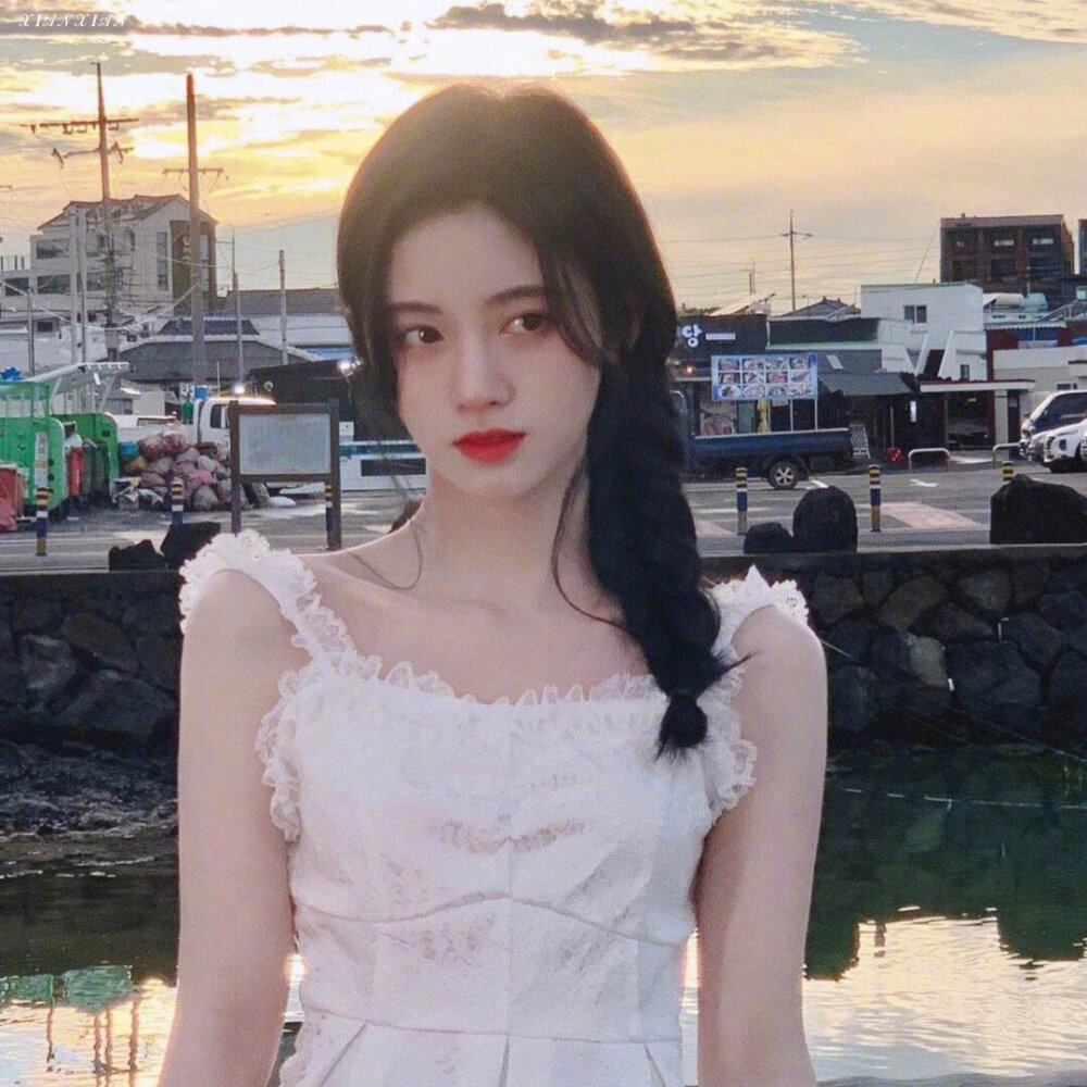 直视世事沧桑淡看人间冷暖,冷眼旁观不问世事到底好还是不好