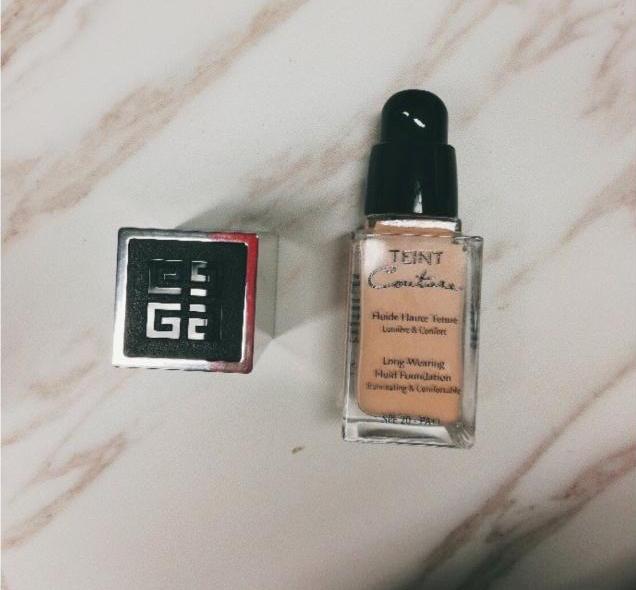 干皮瑕疵多适合用粉底还是气垫,什么粉底遮瑕好又适合干皮