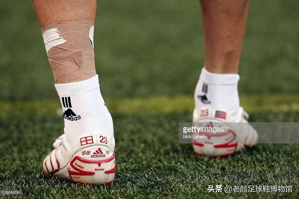 小贝当年多风光，三个儿子都穿德产定制鞋，球鞋广告动用百兽之王