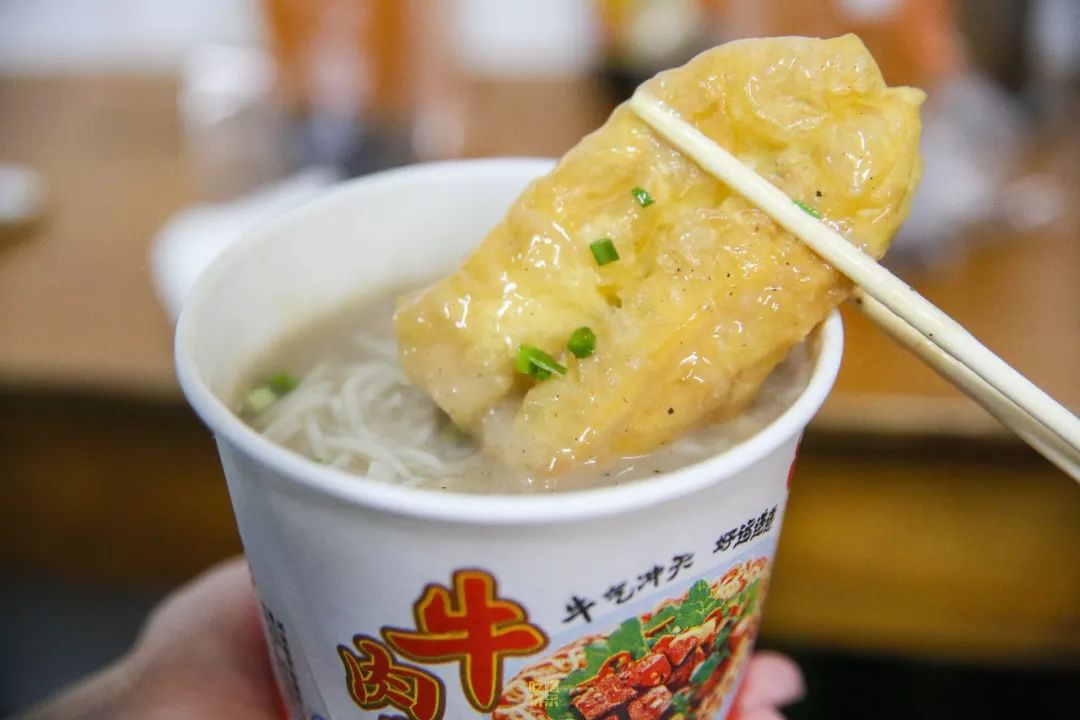 排队两小时，吃饭十分钟？传说中的老字号，真的值得排队吗？