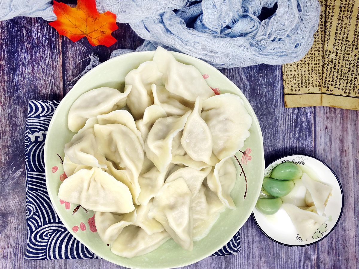 如何用普通面粉100克制作饺子皮,一岁宝宝面粉饺子皮制作