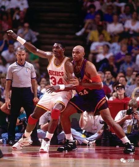 巴克利这半辈子,巨臀大如斗,毒奶一波波。