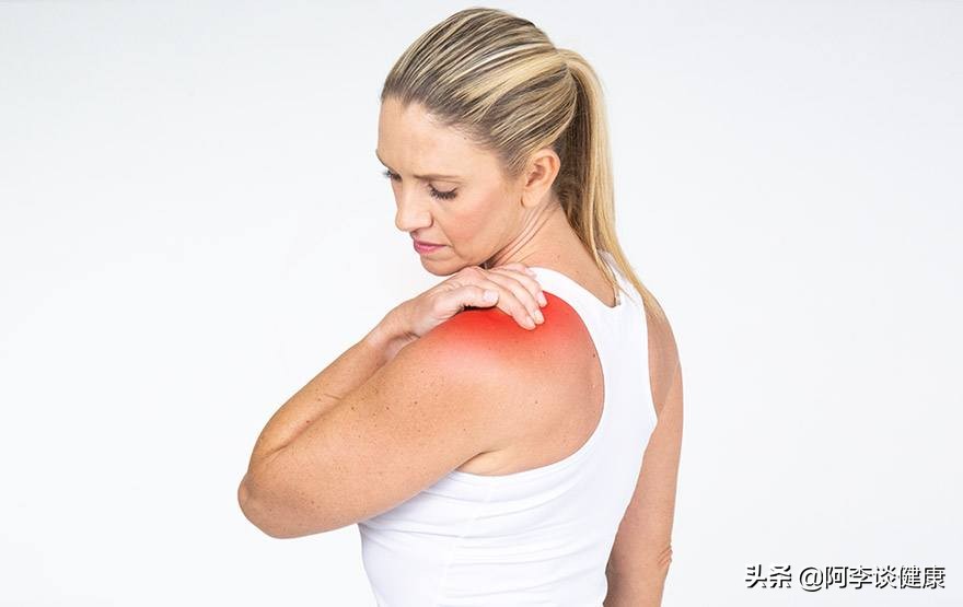 肩峰撞击综合征自己如何治疗,手举过头顶肩膀酸疼