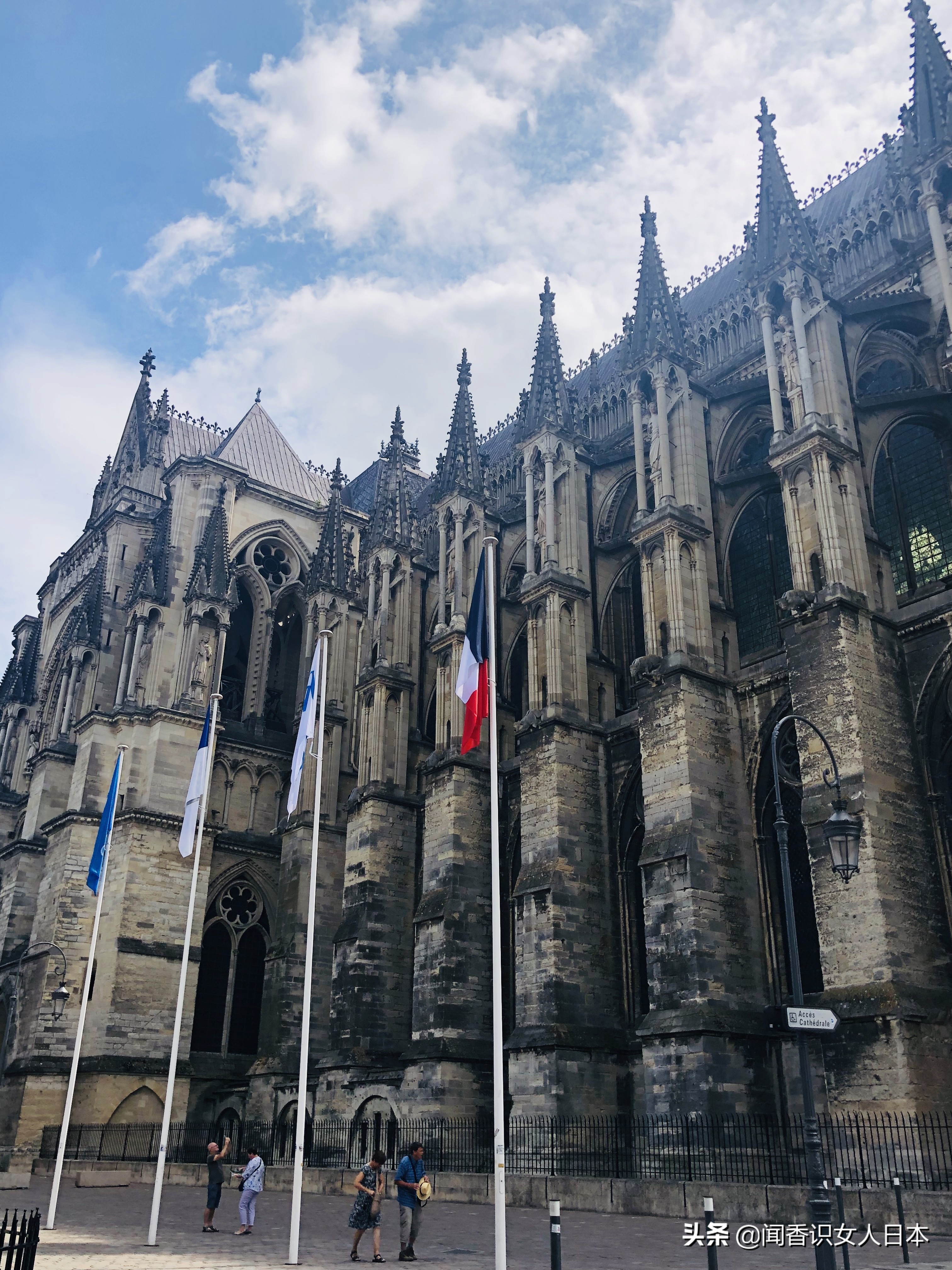 巴黎圣母院大教堂,巴黎圣母院和兰斯大教堂