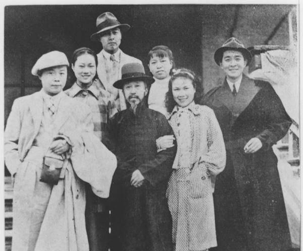 赵丹与叶露茜的儿女现在都在哪里,赵丹与叶露茜的坎坷人生视频