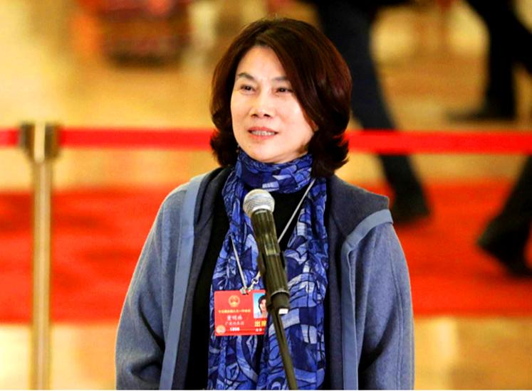 最近直播卖大牌口红,5元口红直播