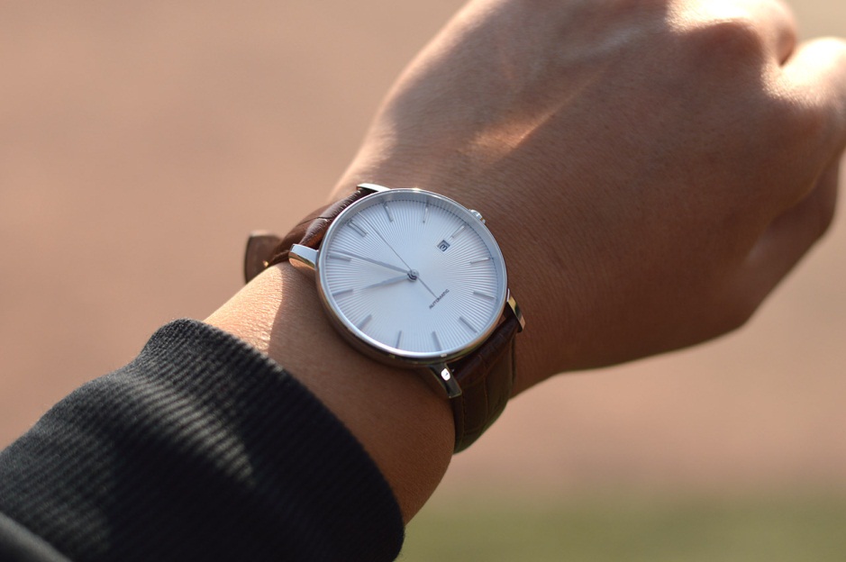 便宜手动机械表推荐,轻派机械表499