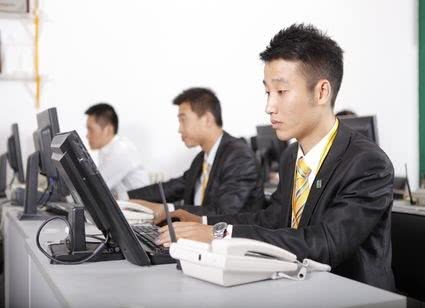 晚上是饿着睡好还是吃宵夜好,半夜饿了少吃点宵夜可以吗