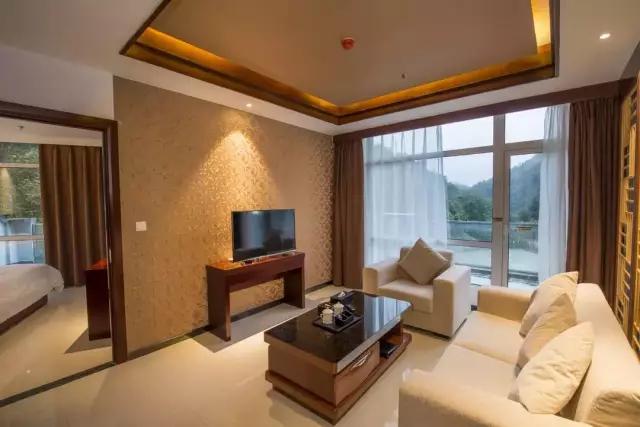 循着雪的方向，喇叭河颜值不输北欧，耍法多到让人尖叫