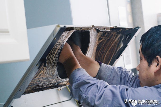 美的油烟机官方专业清洗,美的专业油烟机清洗全过程