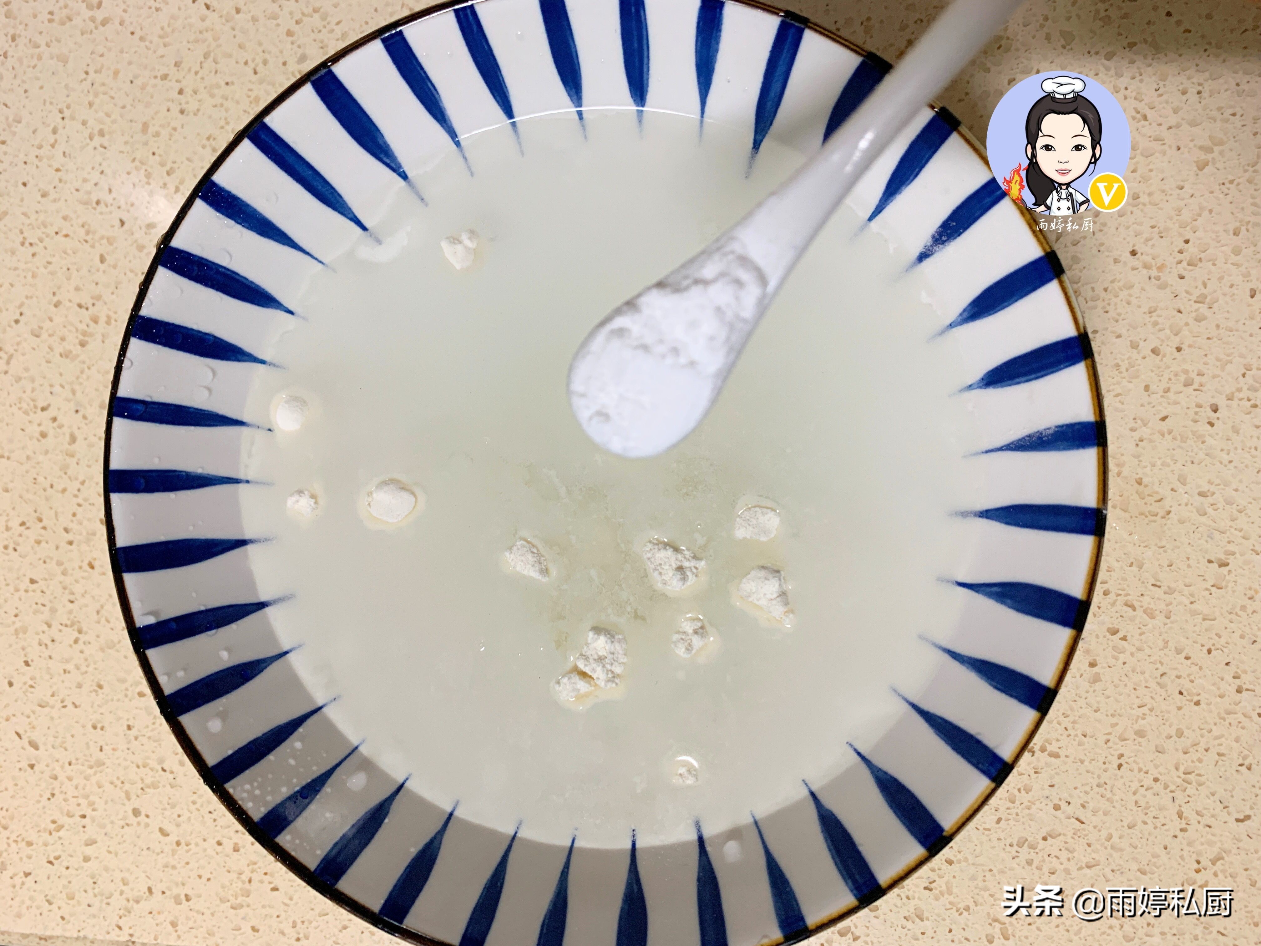 洗杨梅时，用盐水洗相当于吃虫子！老果农：教你1招，虫子全溜走