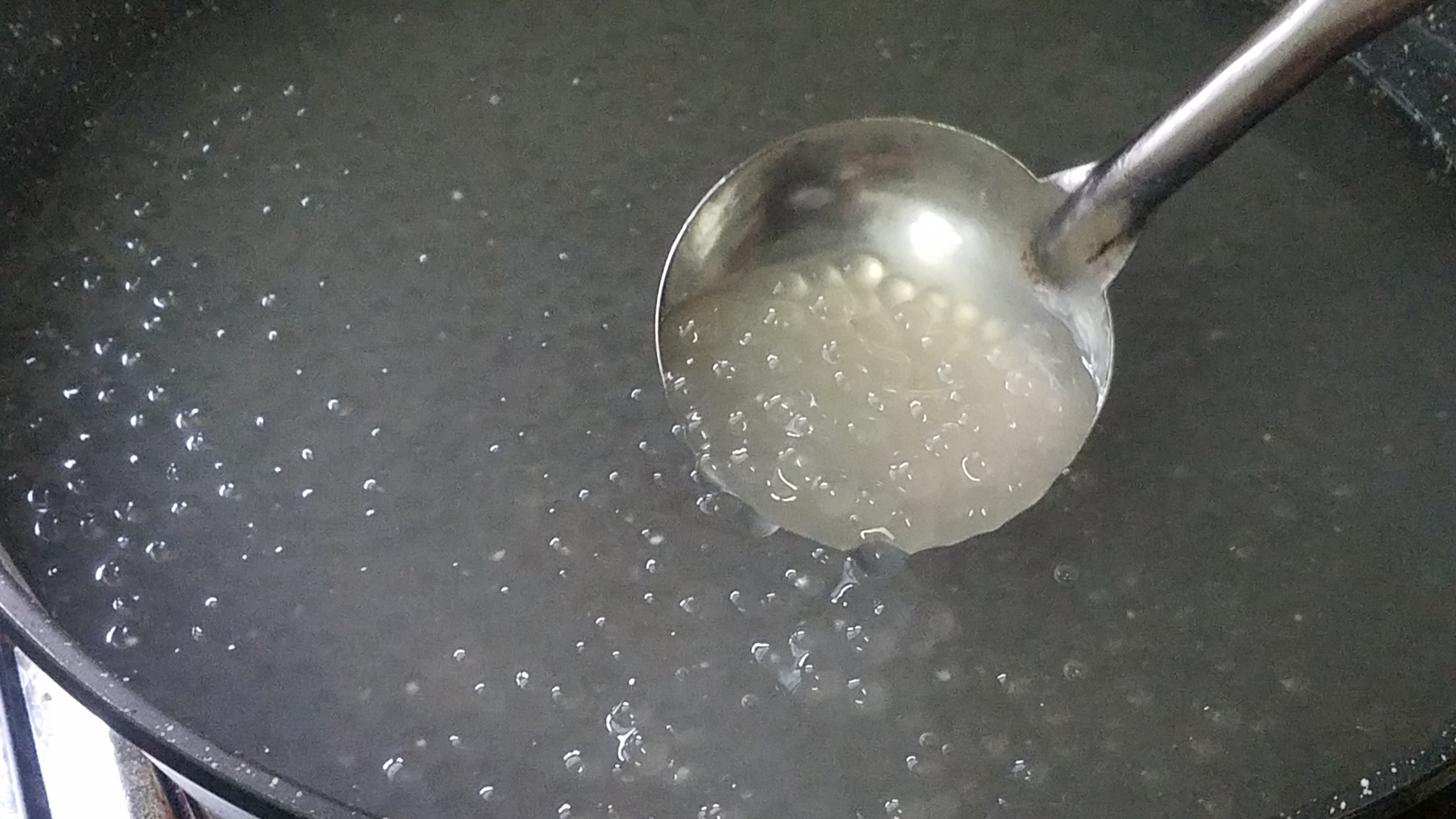 自制冰镇芒果西米露夏日清爽必备,木瓜西米露牛奶冷饮的做法