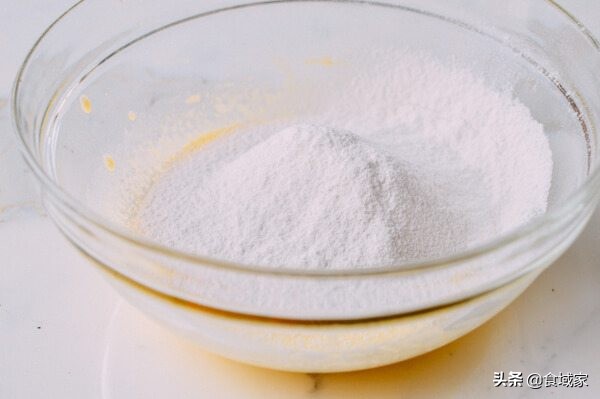 无烤箱做瑞士卷,瑞士卷怎么做才甜而不腻