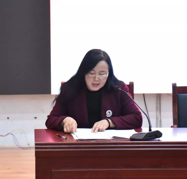 新老教师拜师仪式报道,二中教师拜师仪式