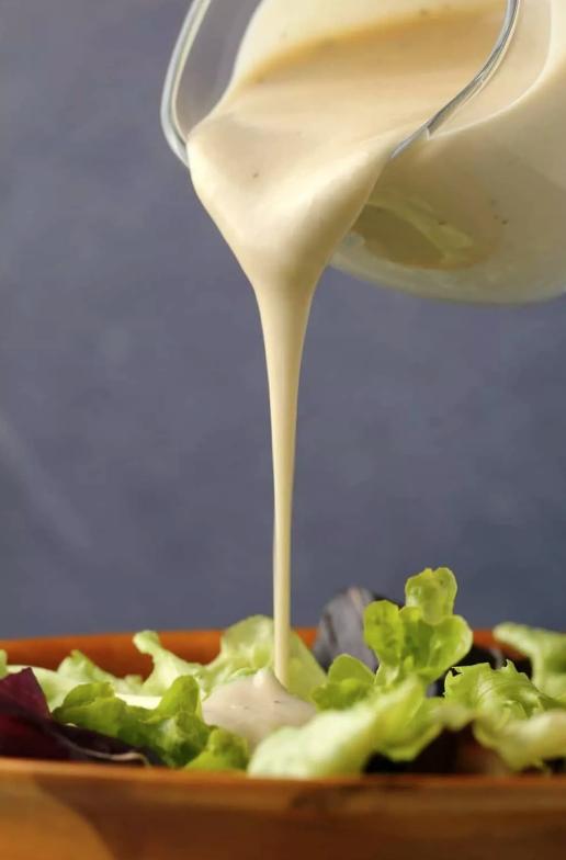 减肥蔬菜沙拉可以用甜的沙拉酱吗,蔬菜沙拉中的沙拉酱容易减肥吗