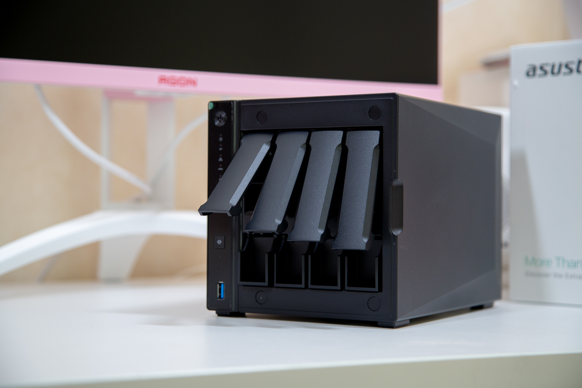 全系升级2.5G网口？ASUSTOR爱速特AS3304T会是合适的家用NAS吗？