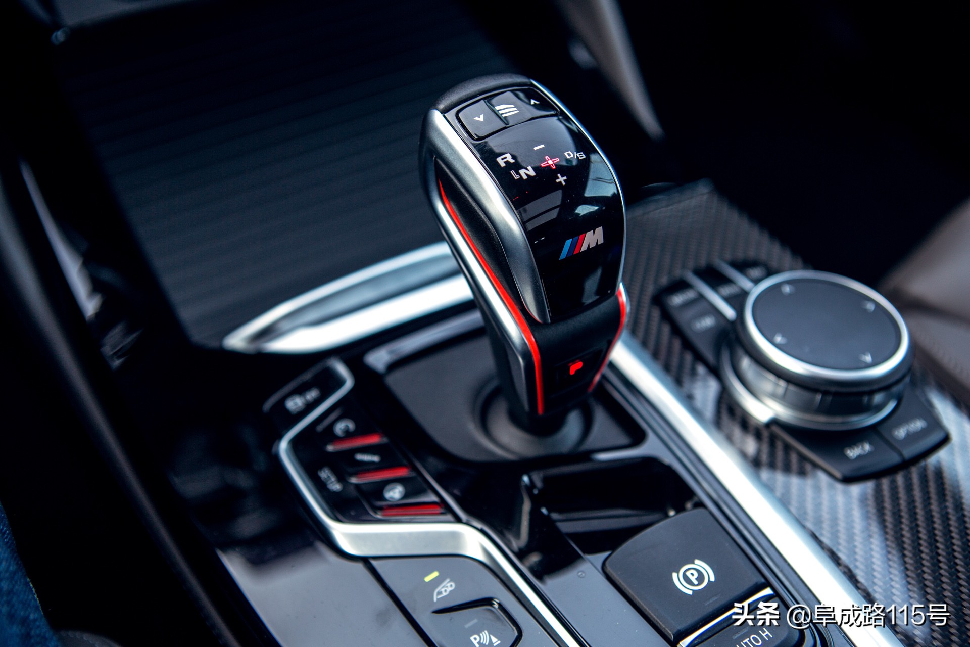 买发动机送车的是什么车,宝马x4m引擎