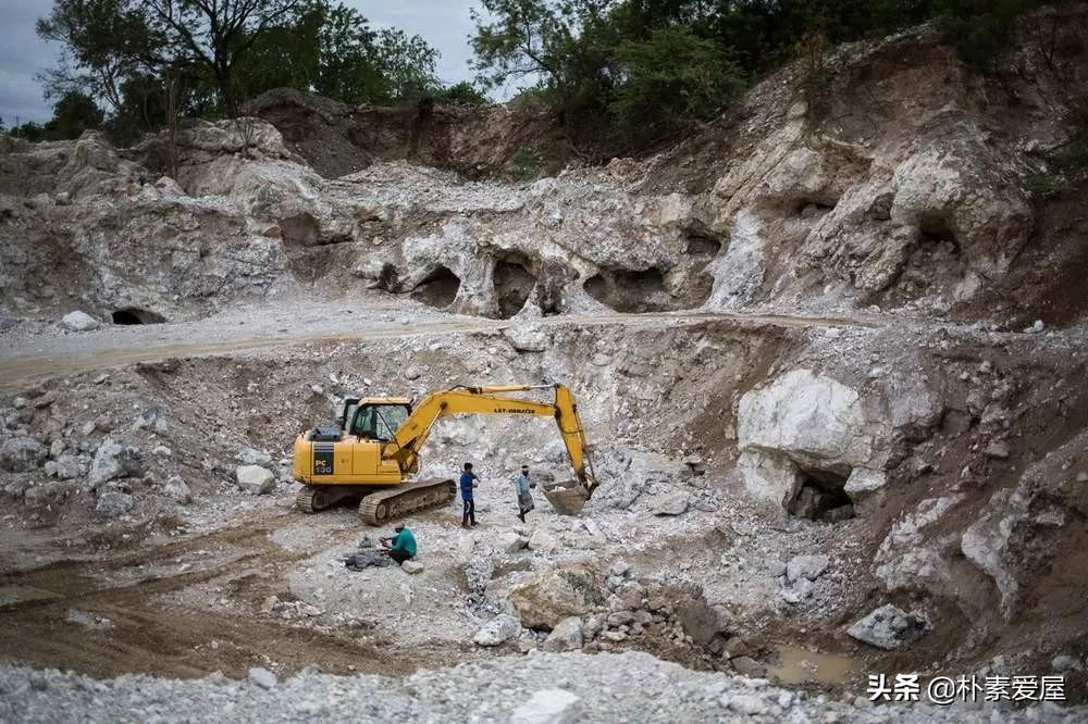 残酷真相：你包里的高光眼影，是无数4岁孩子拿命换的