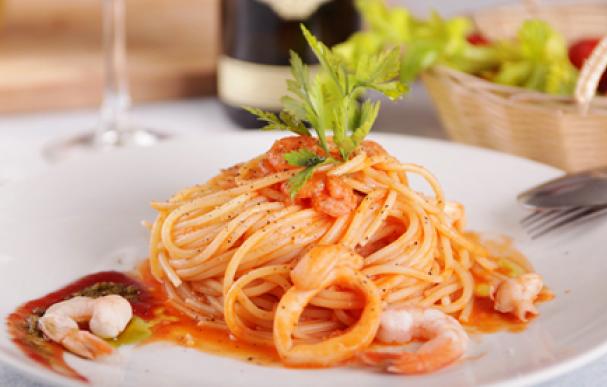 黑胡椒虾仁意面的做法,番茄虾仁意面教学