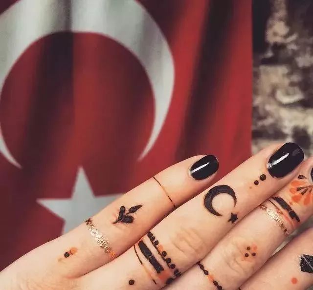 简单海娜手绘 (巴基斯坦海娜手绘彼岸花图文)