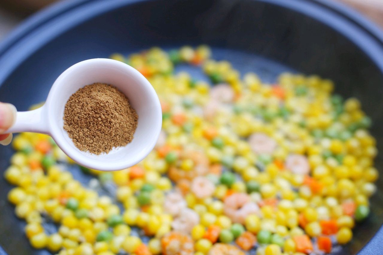 椰香虾仁炒饭教学视频,泰式椰子虾仁炒饭