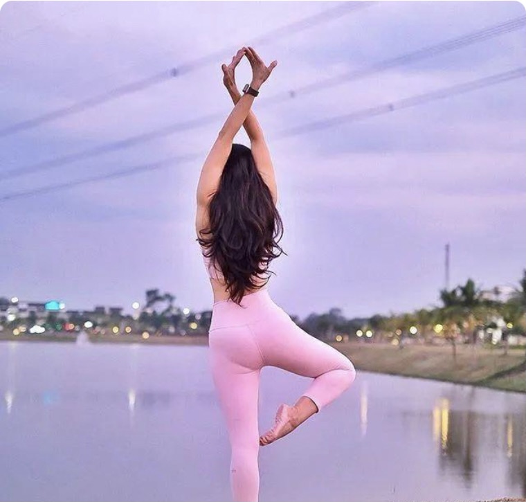 4个动作甩掉拜拜肉让你显瘦10斤,几个动作教你解决手臂拜拜肉