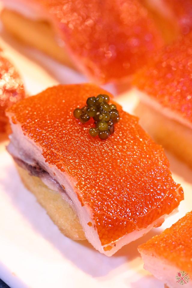 清蒸鲟龙鱼鱼子酱,三大美食鲟鱼鱼子酱