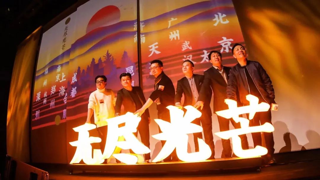 许巍曾经沧桑如今风华正茂,02年的许巍和现在的许巍