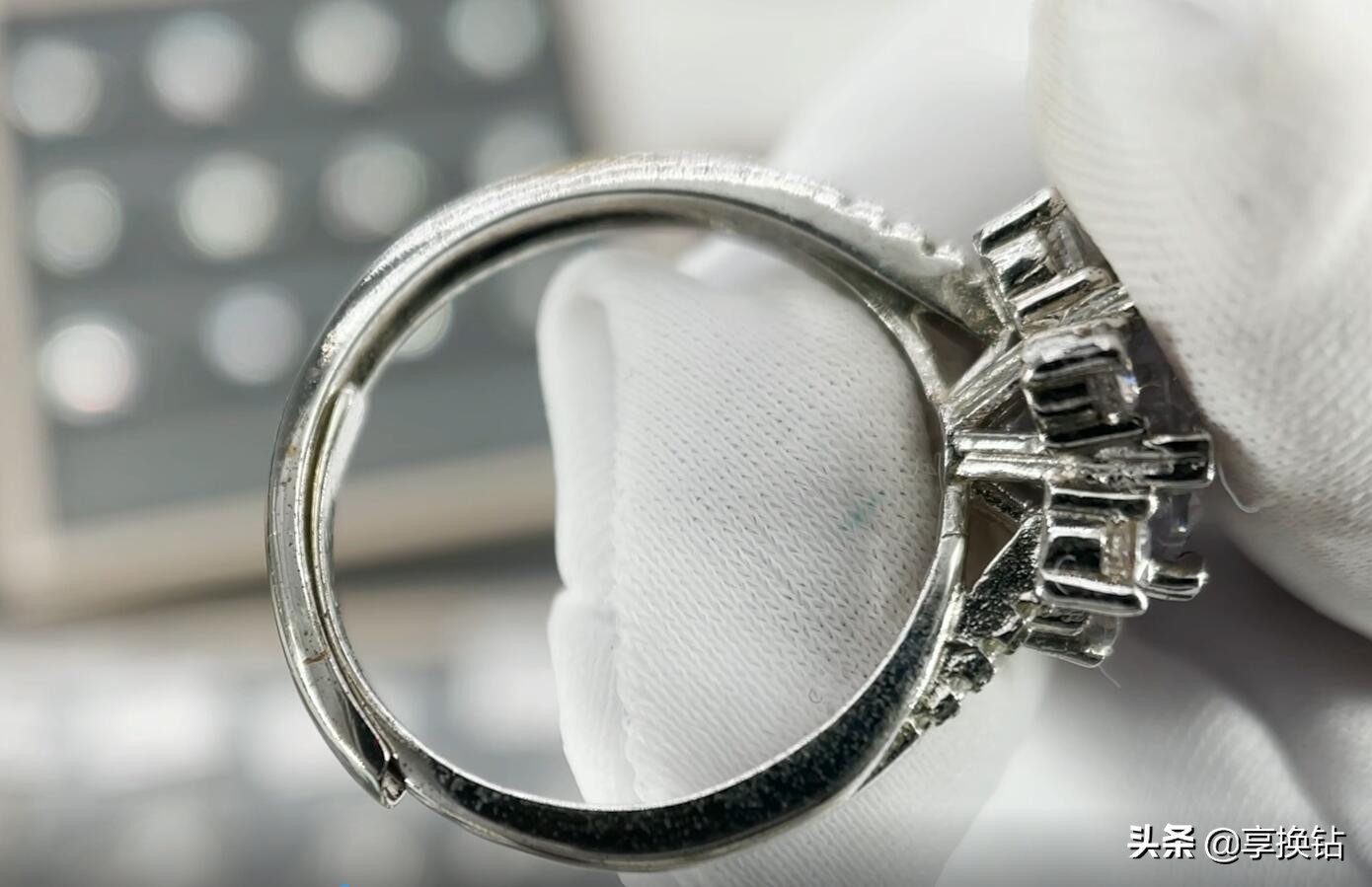 银首饰是怎么回收的，置换流程简单吗？