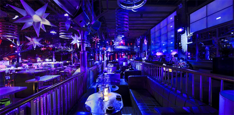 福建厦门有哪几家KTV酒吧好玩，哪些不错的KTV酒吧娱乐家具厂？