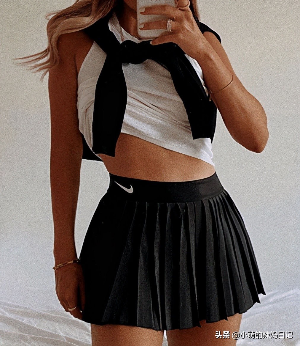 145-150矮个子露脐t恤个性,今年最时髦的t恤穿法都在这了