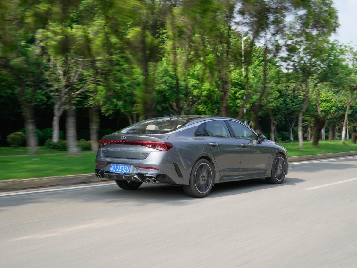 新款起亚k5凯酷安全性怎么样,起亚k52014款2.0latluxury