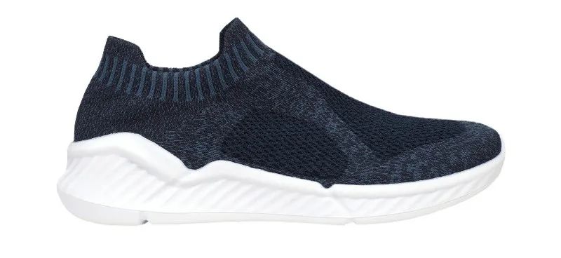 好轻、好穿、好舒服，双脚自由呼吸